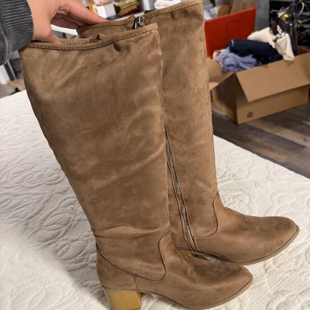 Classic Knee-High Suede Boots — Tan